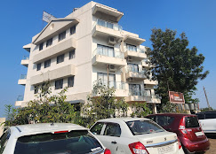 Luxury Rooms at Toran Ambika Saputara